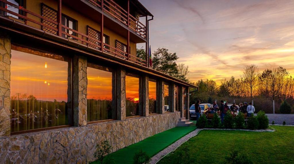 Hanul Lui Bogdan Economy Inn Făget Εξωτερικό φωτογραφία