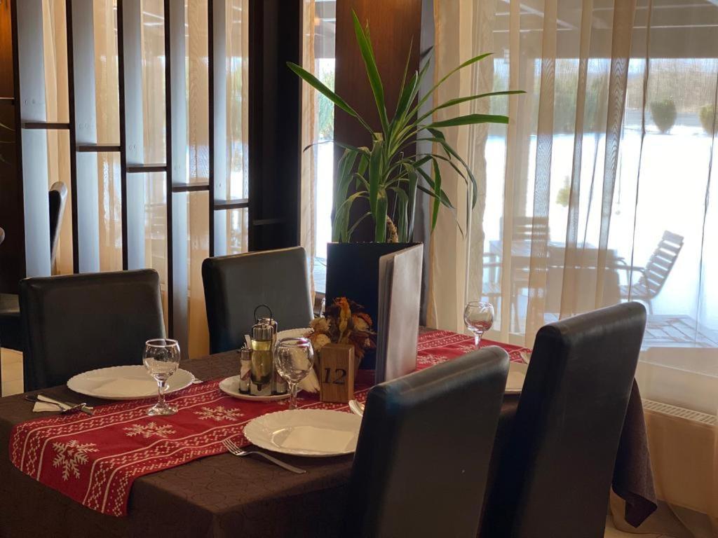 Hanul Lui Bogdan Economy Inn Făget Εξωτερικό φωτογραφία